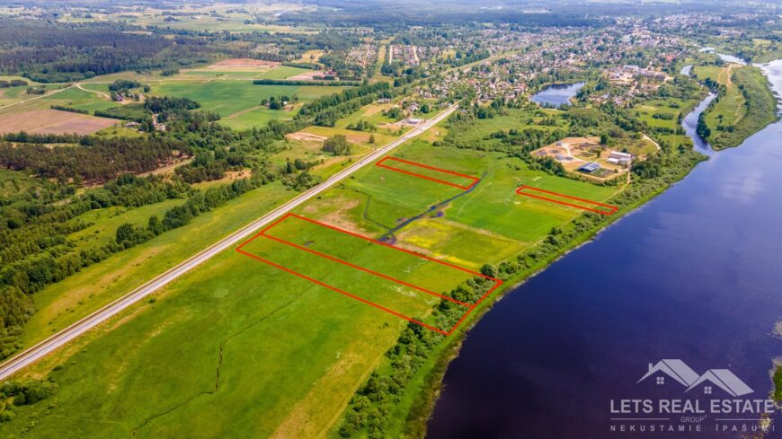4.4 ha lauksaimniecības zeme (4 zemes gabali)