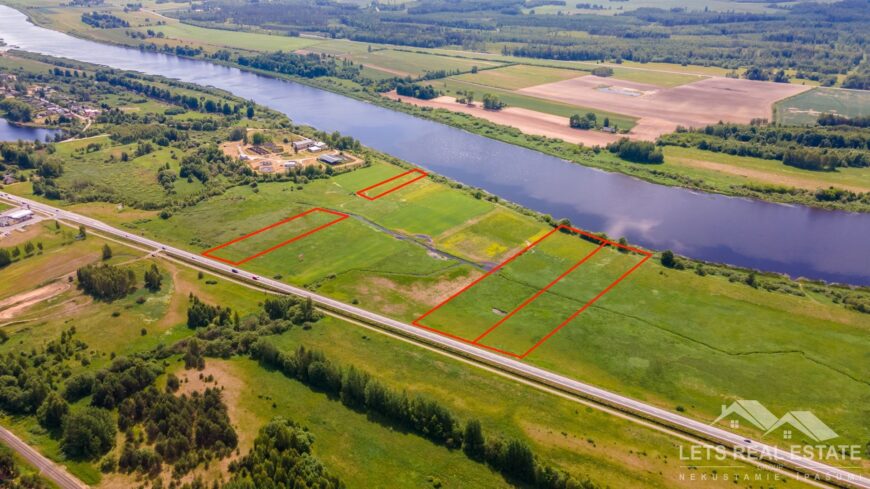 4.4 ha lauksaimniecības zeme (4 zemes gabali)