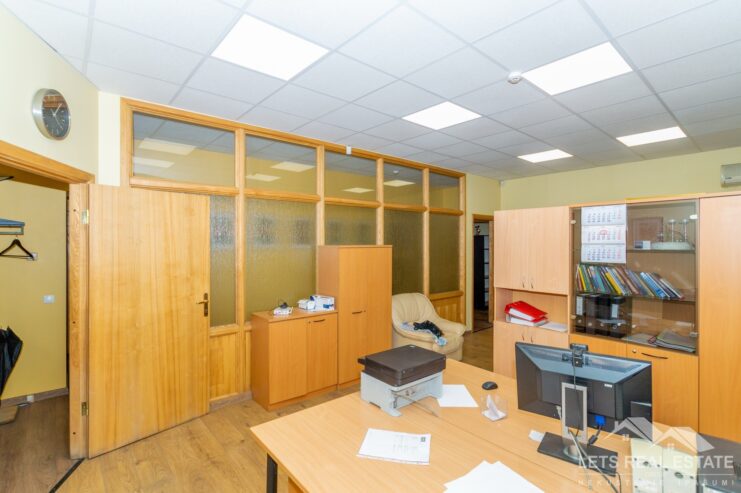 43.9 m² biroja telpas, Krišjāņa Barona iela 33/35