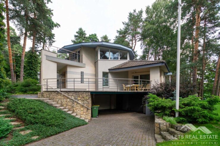 453 m² māja, 2422 m² zeme, Bernātu 8, Mežaparks