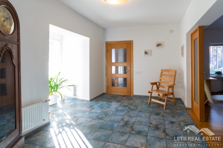 453 m² māja, 2422 m² zeme, Bernātu 8, Mežaparks