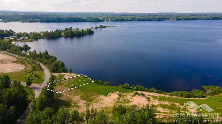 1952 m² apbūves zeme, Daugavmalas iela 2B
