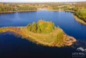1700 m² sala Aksenovas ezers, Ķīpsala