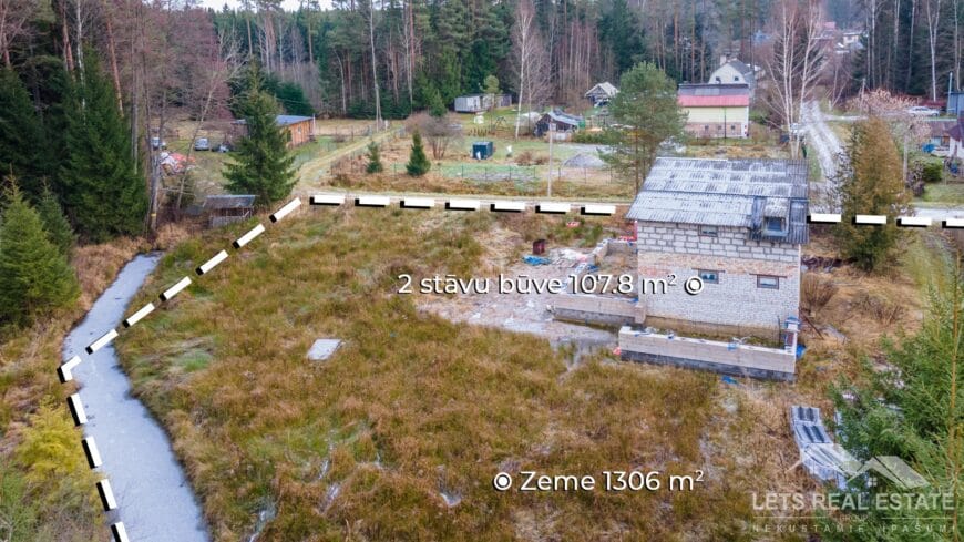 107.8 m² 2 stāvu būve, 1306 m² zeme, Vaivadi