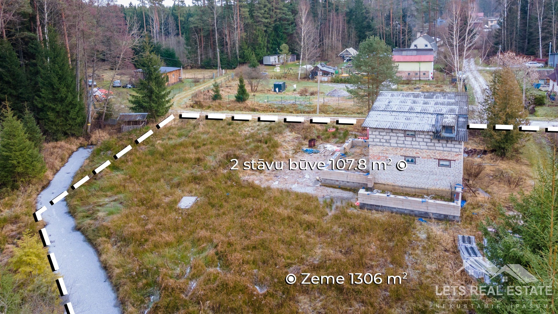 107.8 m² 2 stāvu būve, 1306 m² zeme, Vaivadi