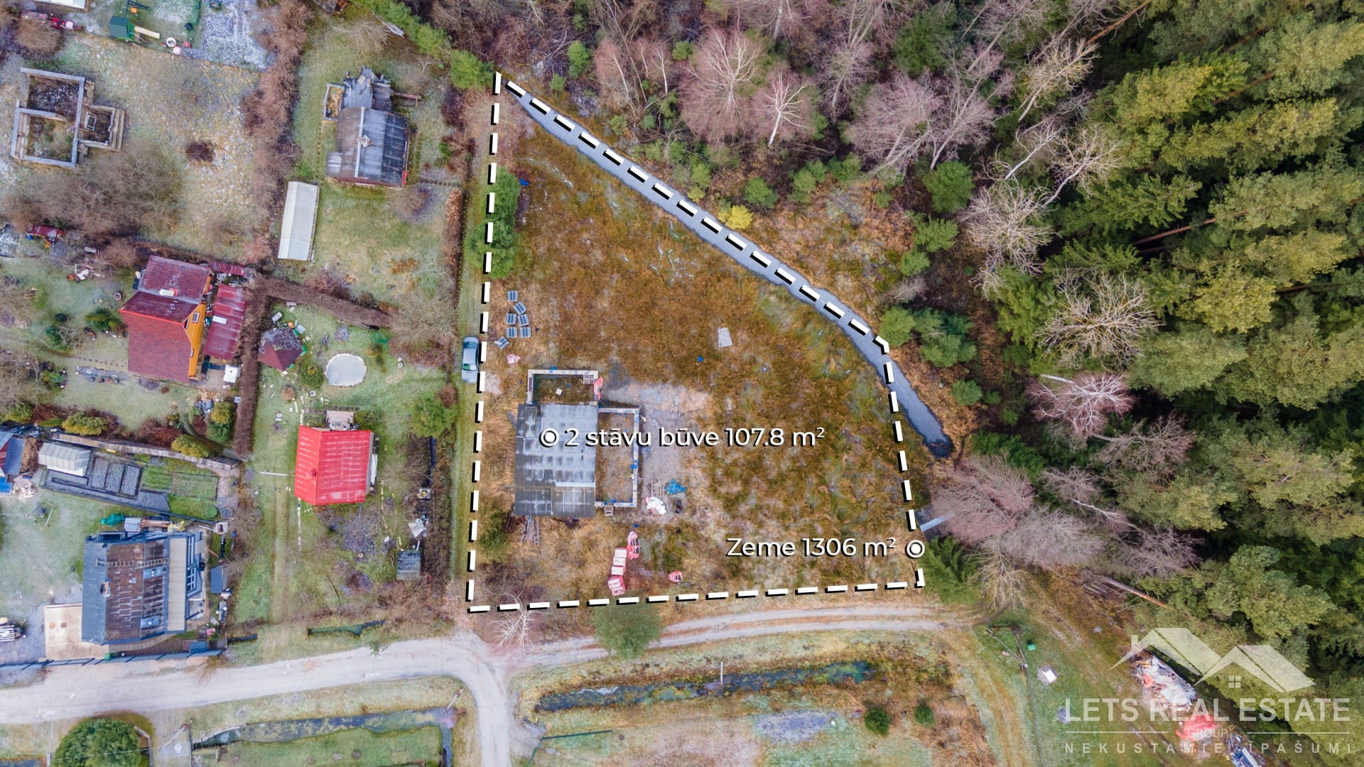 107.8 m² 2 stāvu būve, 1306 m² zeme, Vaivadi