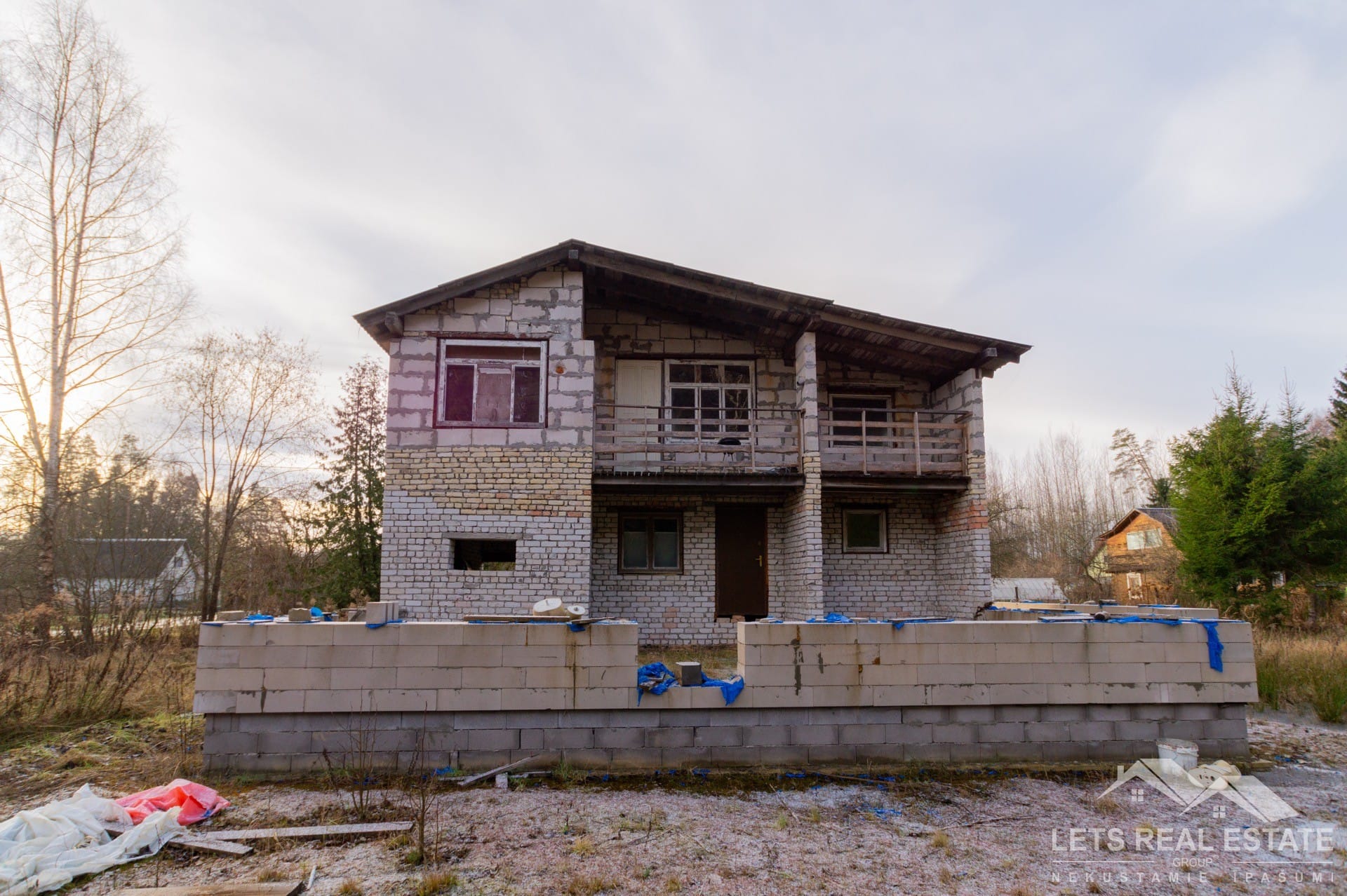 107.8 m² 2 stāvu būve, 1306 m² zeme, Vaivadi