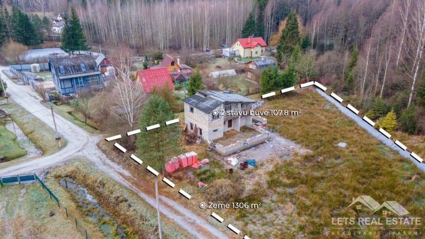107.8 m² 2 stāvu būve, 1306 m² zeme, Vaivadi